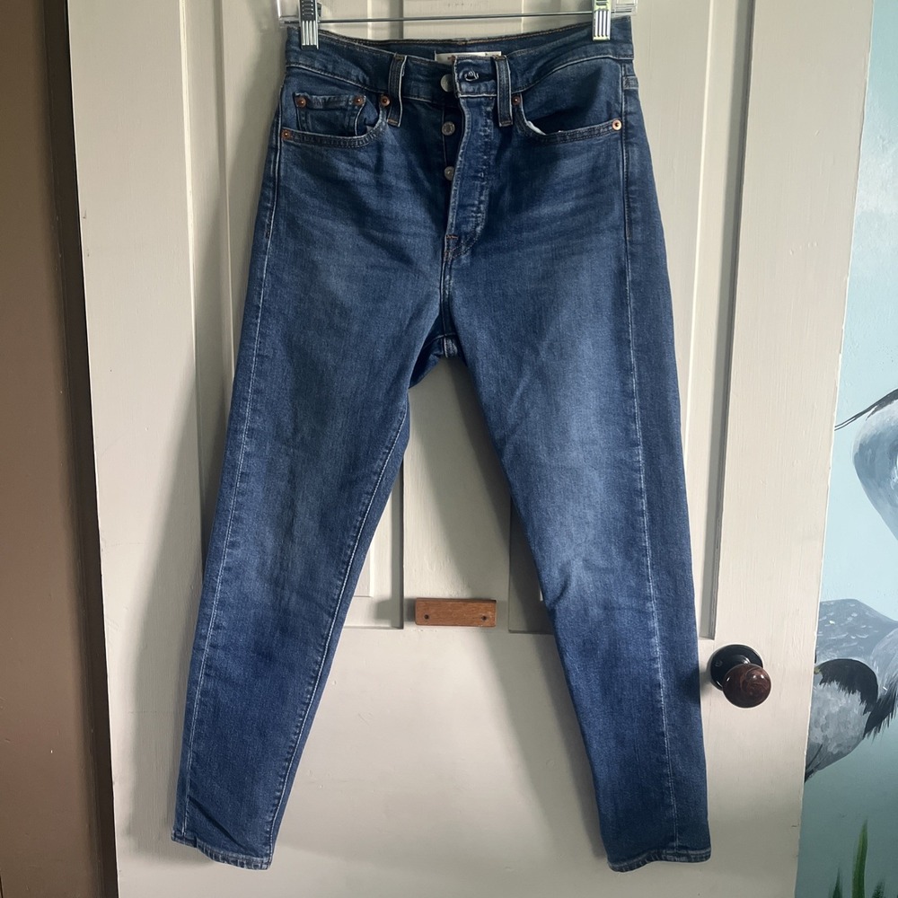 Levi Jeans Women 27 Blue Medium Wash Button Fly Wedgie Skinny Straight Leg Denim